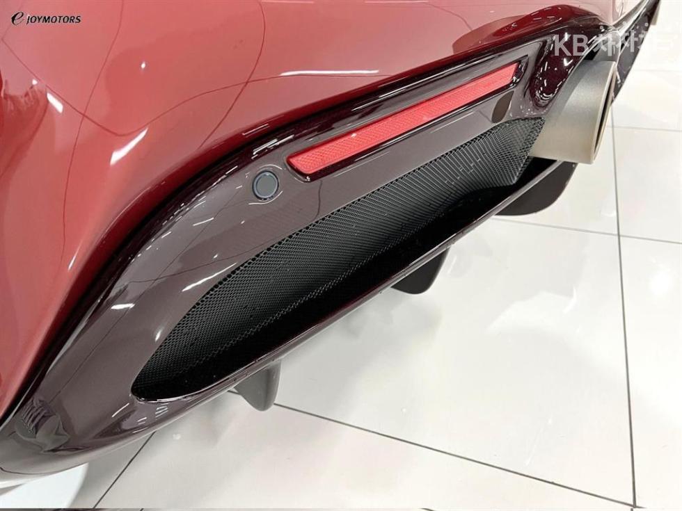 2022 - ferrari f8