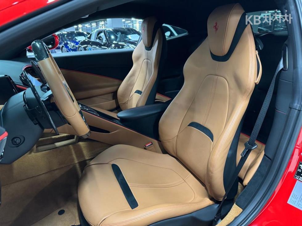 Ferrari Roma — miniaturë 5