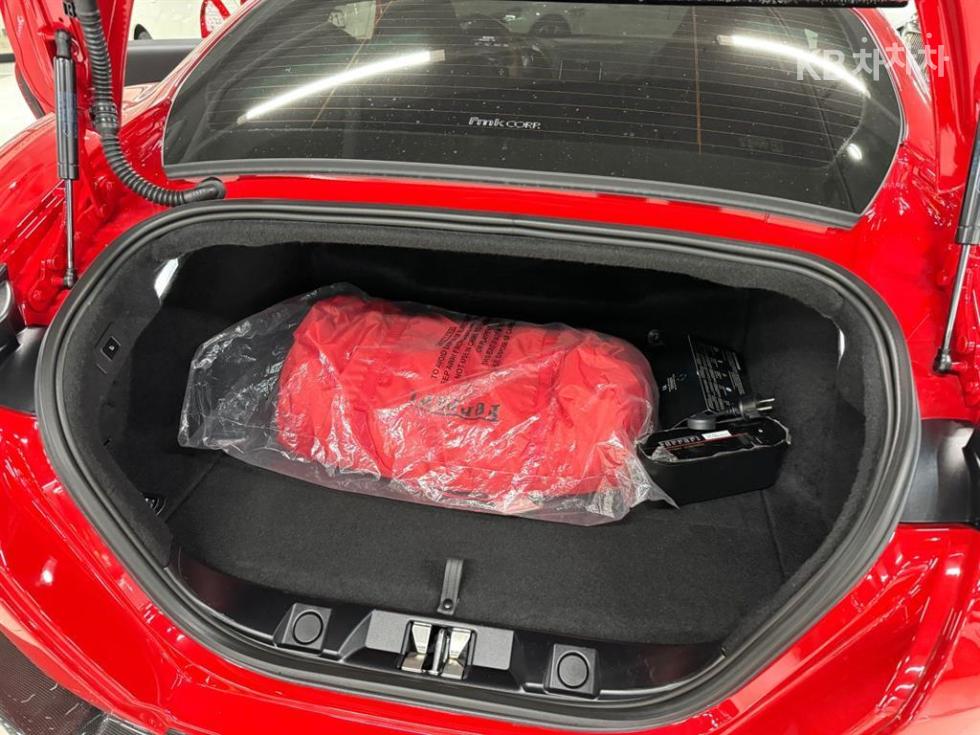 Ferrari Roma — miniaturë 8