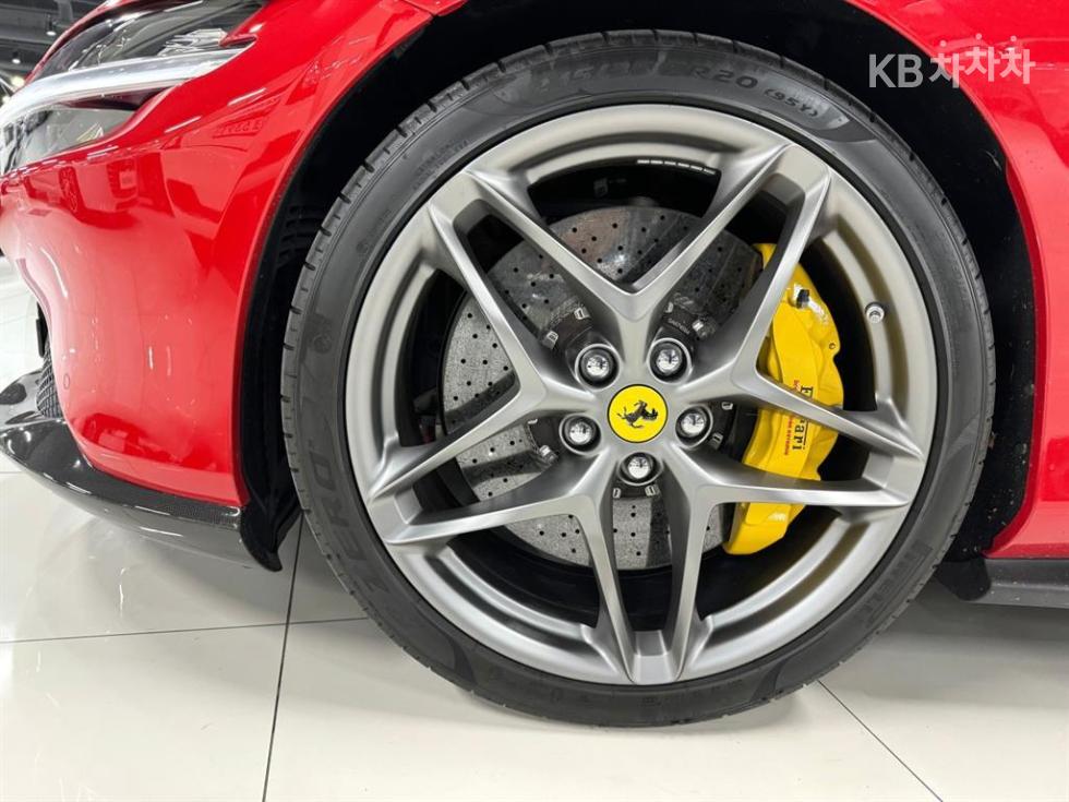 Ferrari Roma — miniaturë 15