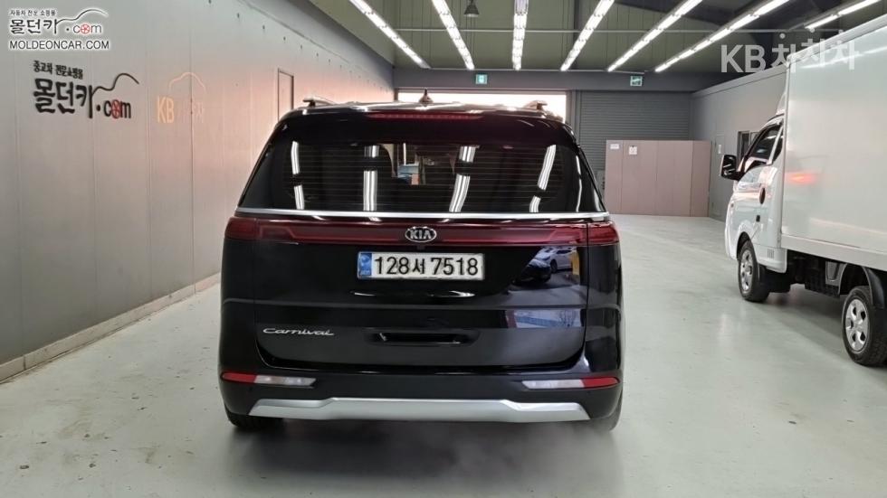 2021 - kia carnival