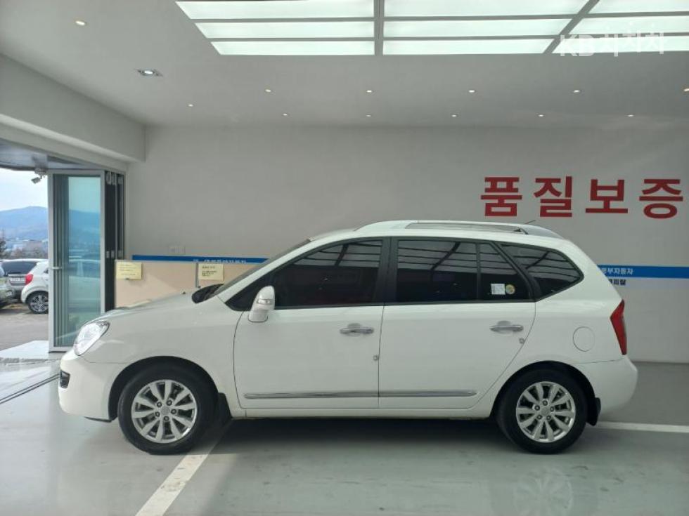 Kia Carens — miniaturë 6