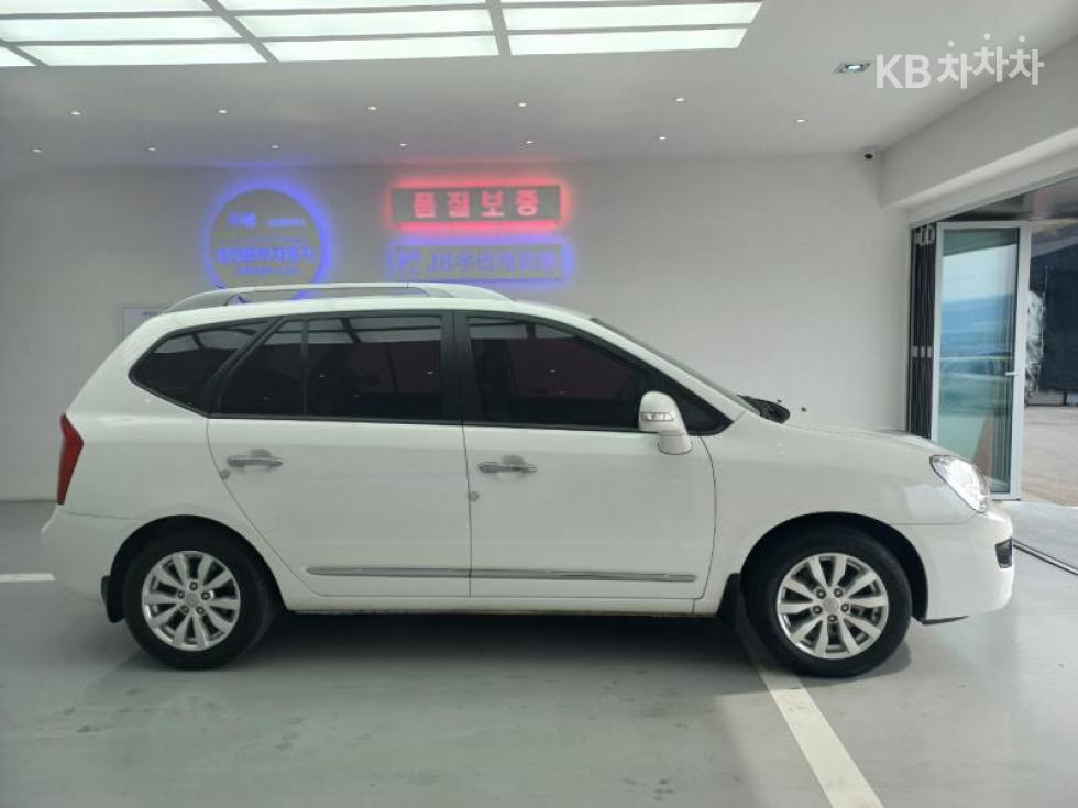 Kia Carens — miniaturë 7