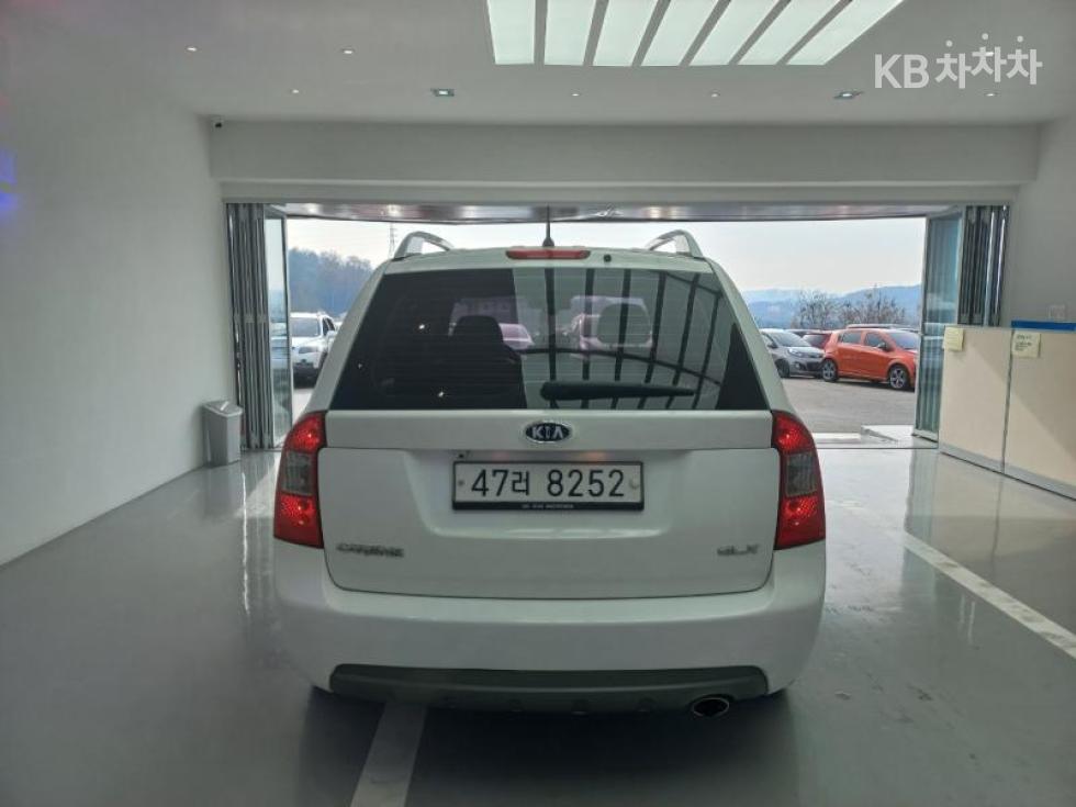 Kia Carens — miniaturë 8