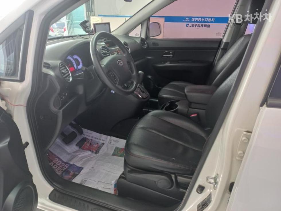 Kia Carens — miniaturë 9