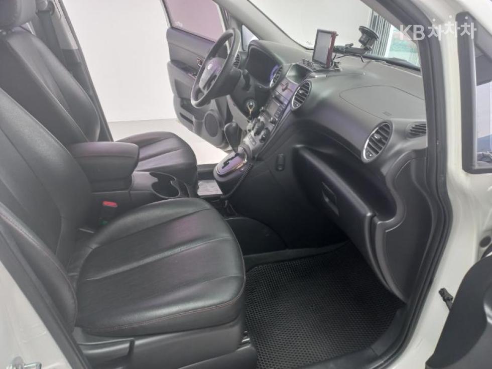 Kia Carens — miniaturë 12