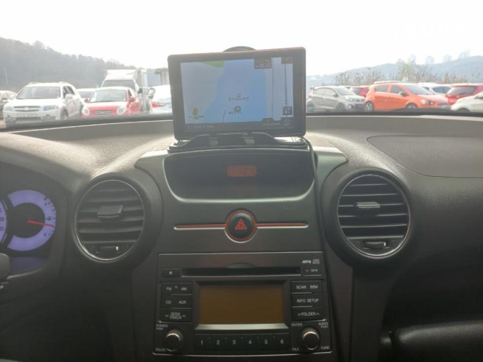 Kia Carens — miniaturë 15