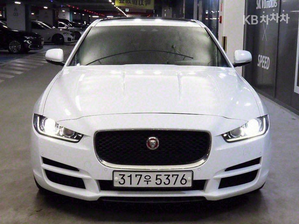 2019 - jaguar xe