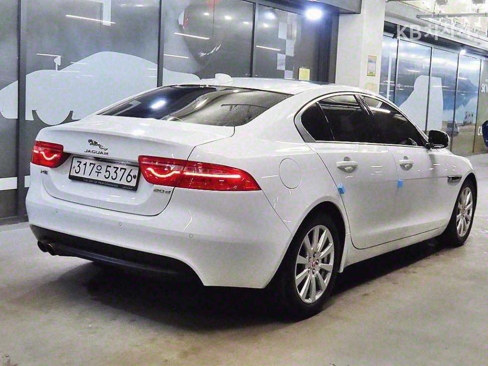 2019 - jaguar xe