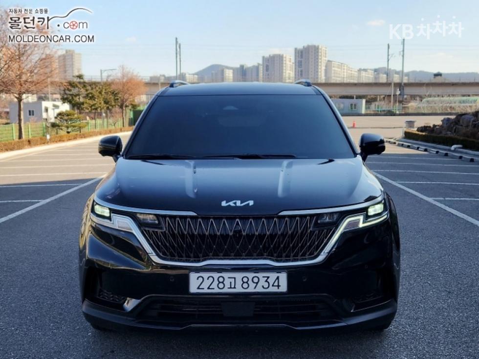 2023 - kia carnival