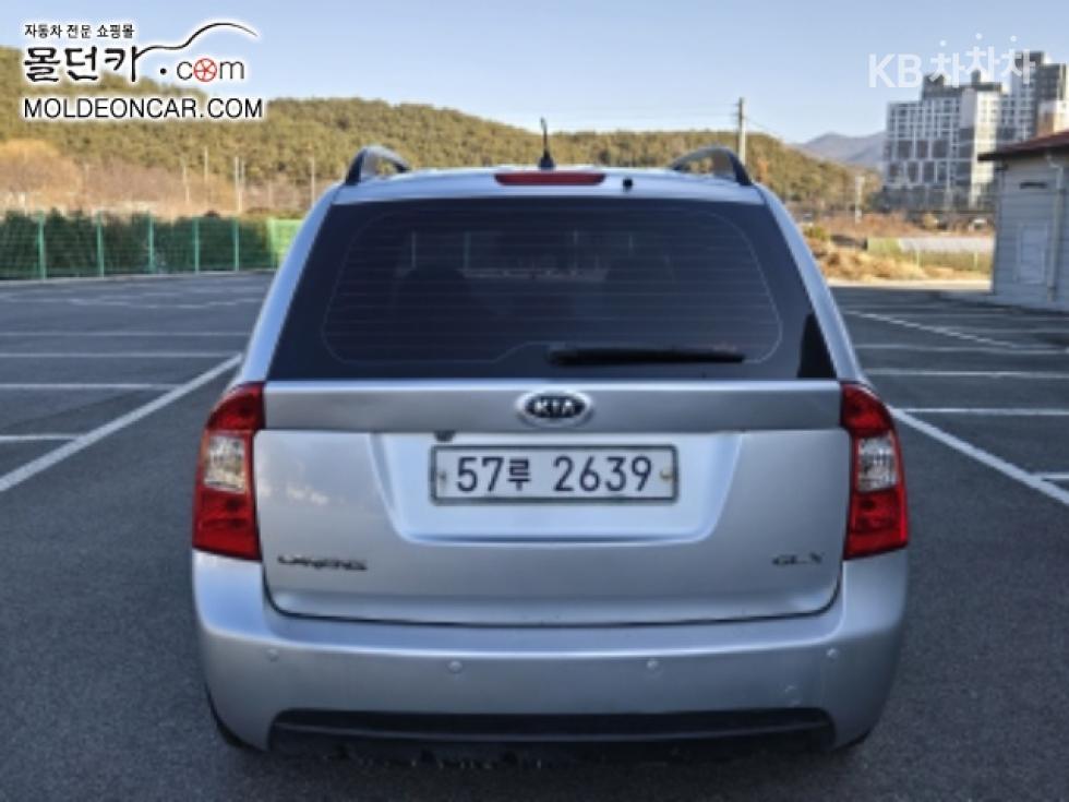 Kia Carens — miniaturë 4