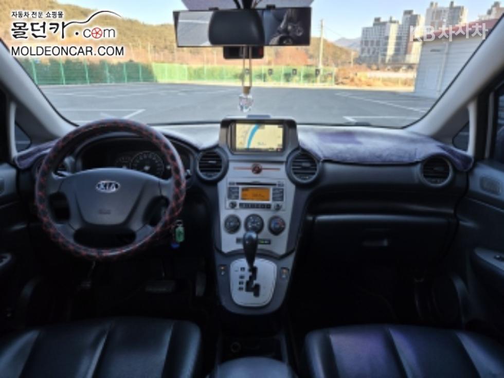 Kia Carens — miniaturë 5