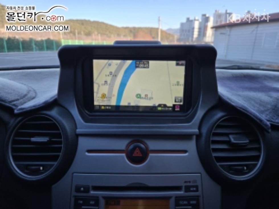 Kia Carens — miniaturë 7