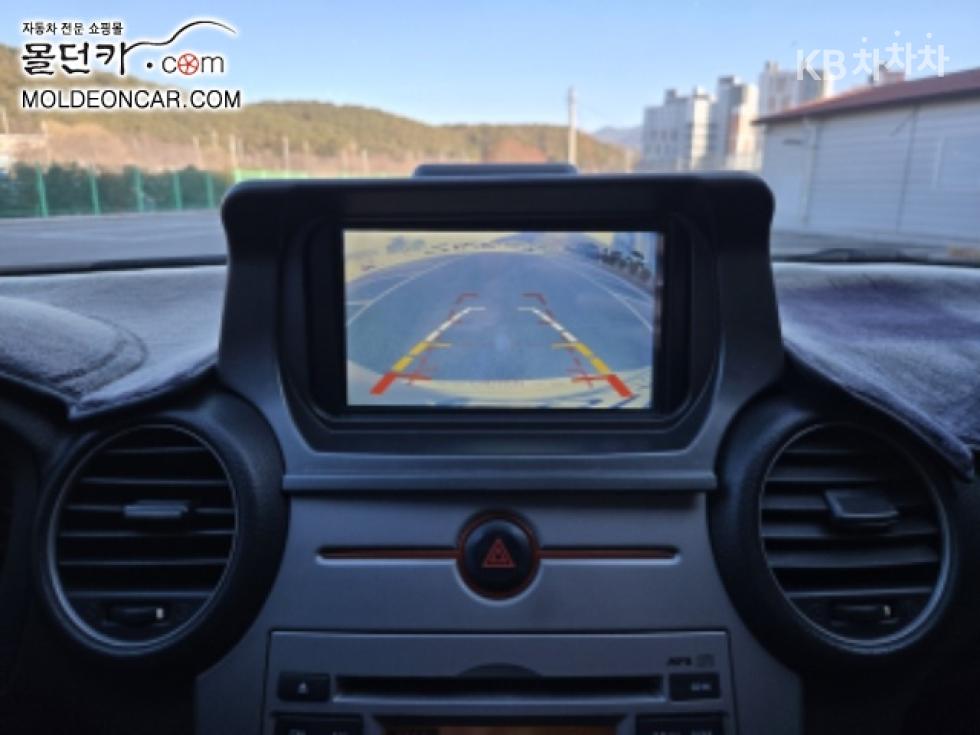 Kia Carens — miniaturë 8