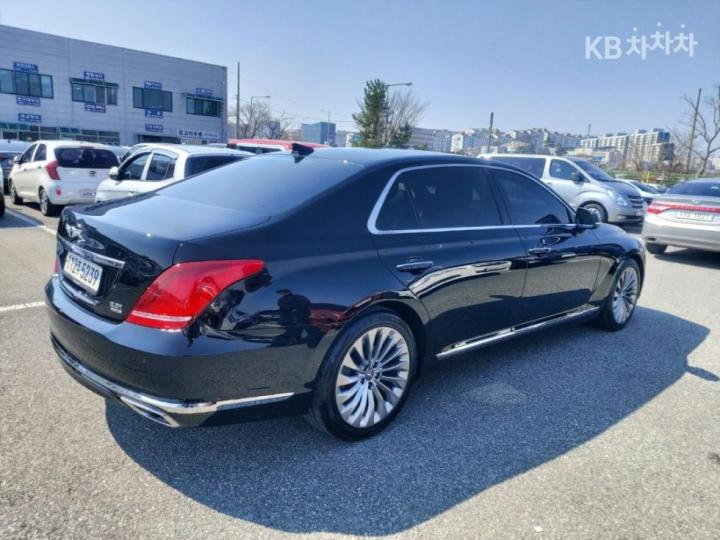 Genesis EQ900 3.3 T-GDI AWD Premium Luxury 5