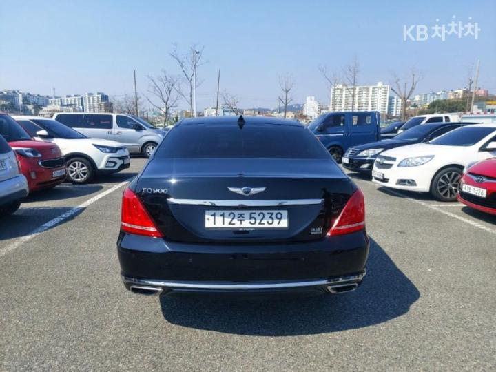 Genesis EQ900 3.3 T-GDI AWD Premium Luxury 6