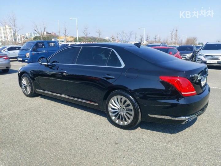 Genesis EQ900 3.3 T-GDI AWD Premium Luxury 7