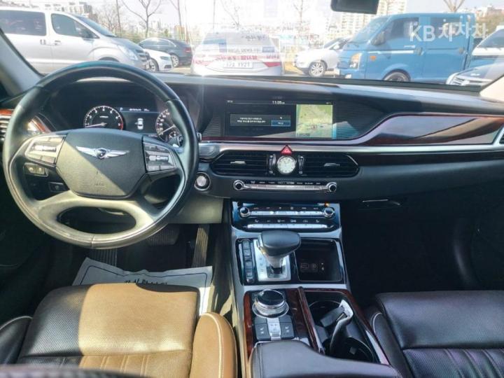 Genesis EQ900 3.3 T-GDI AWD Premium Luxury 9