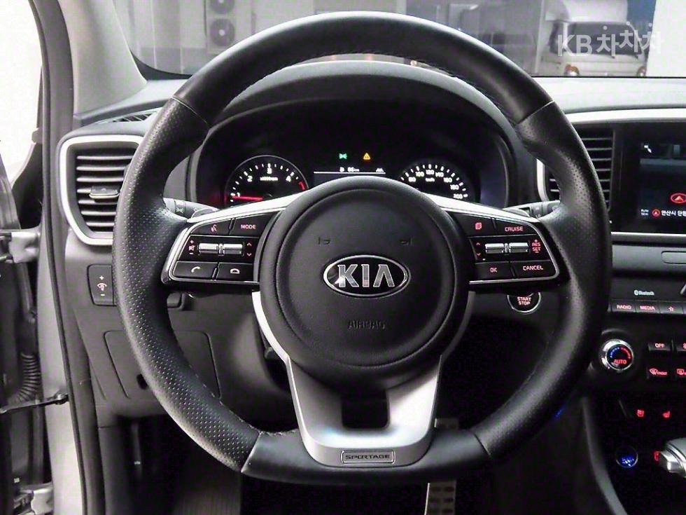 2022 - kia sportage