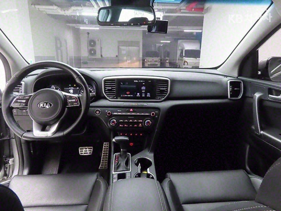 2022 - kia sportage
