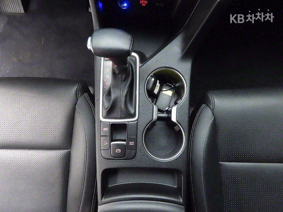 2022 - kia sportage