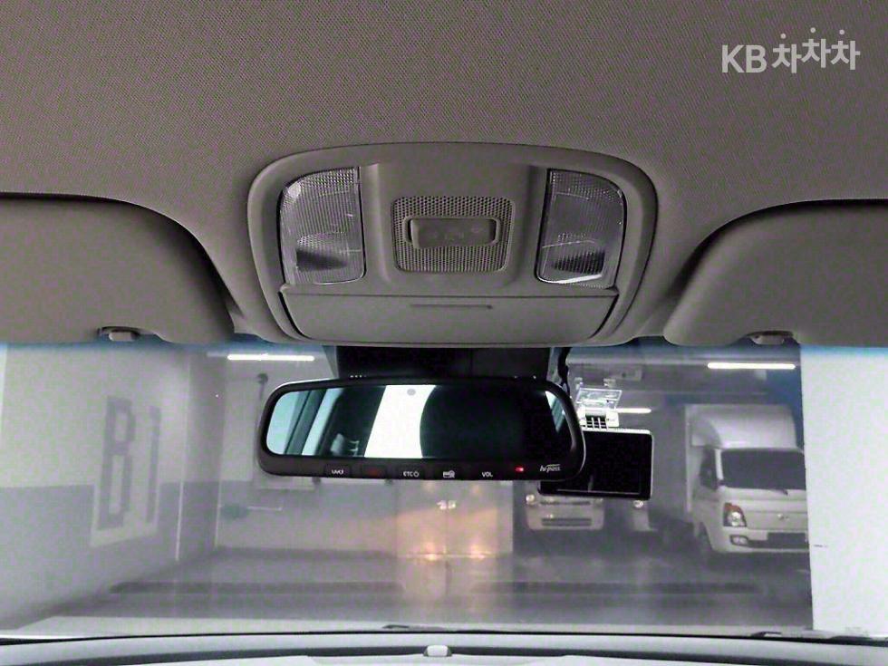 2022 - kia sportage