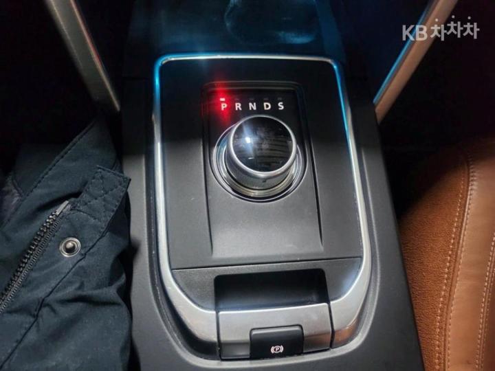 Land Rover Discovery Sport 2.0 TD4 HSE Luxury 5