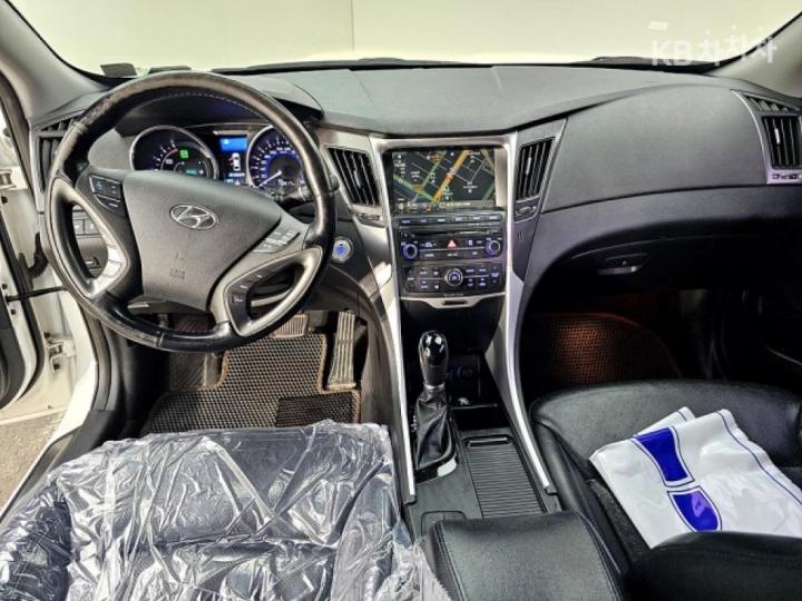 Hyundai Sonata Hybrid 2.0 Premier 6