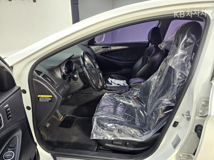 Hyundai Sonata Hybrid 2.0 Premier 9