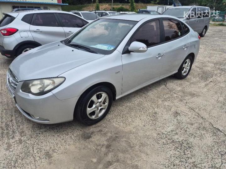 Hyundai Avante HD 1.6 VVT S16 LUXURY 5
