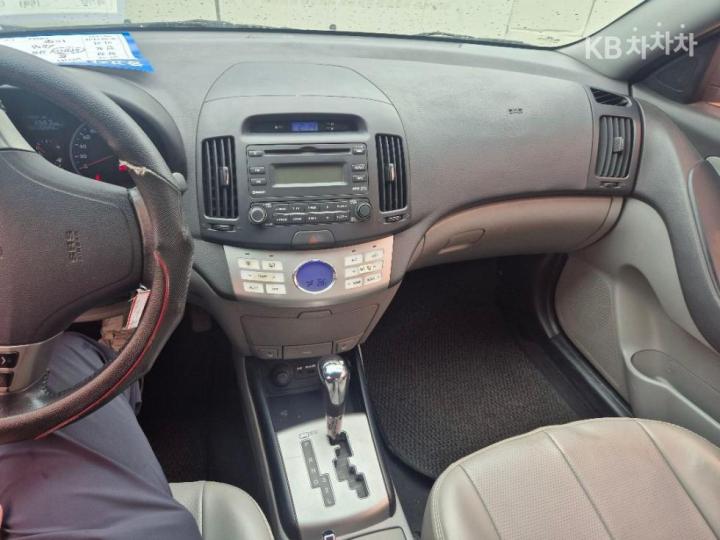 Hyundai Avante HD 1.6 VVT S16 LUXURY 10