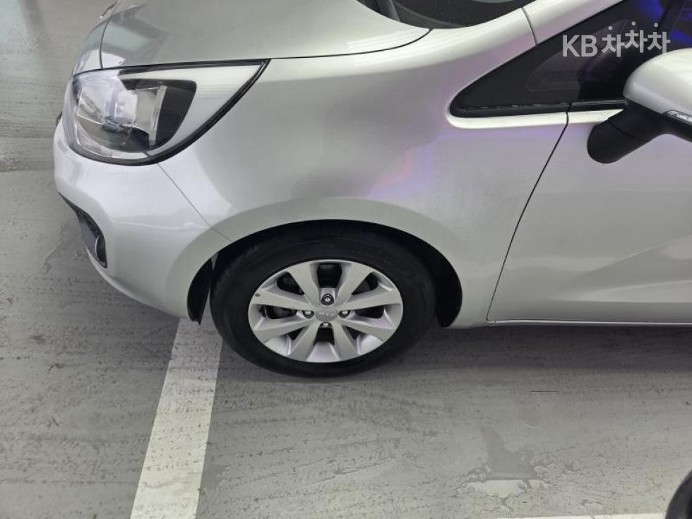 2012 - kia pride