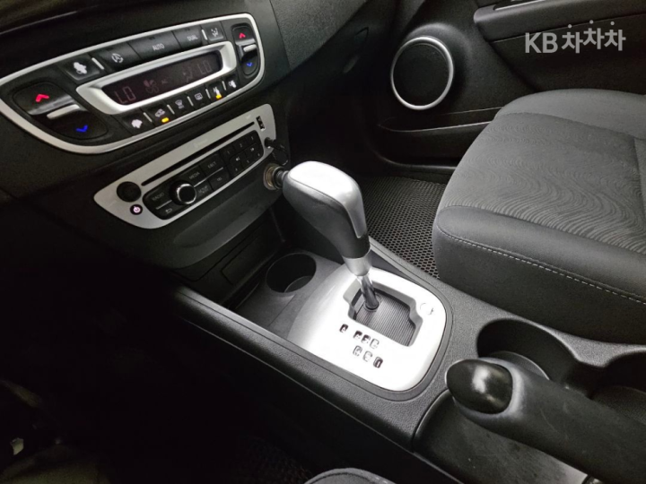 Renault SM3 New SE PLUS 10