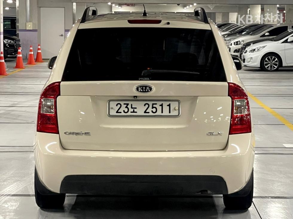 Kia Carens — miniaturë 8