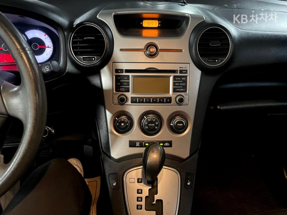 Kia Carens — miniaturë 10