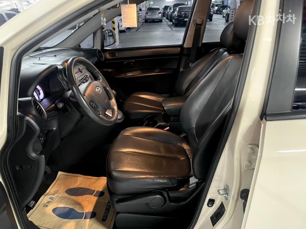 Kia Carens — miniaturë 13