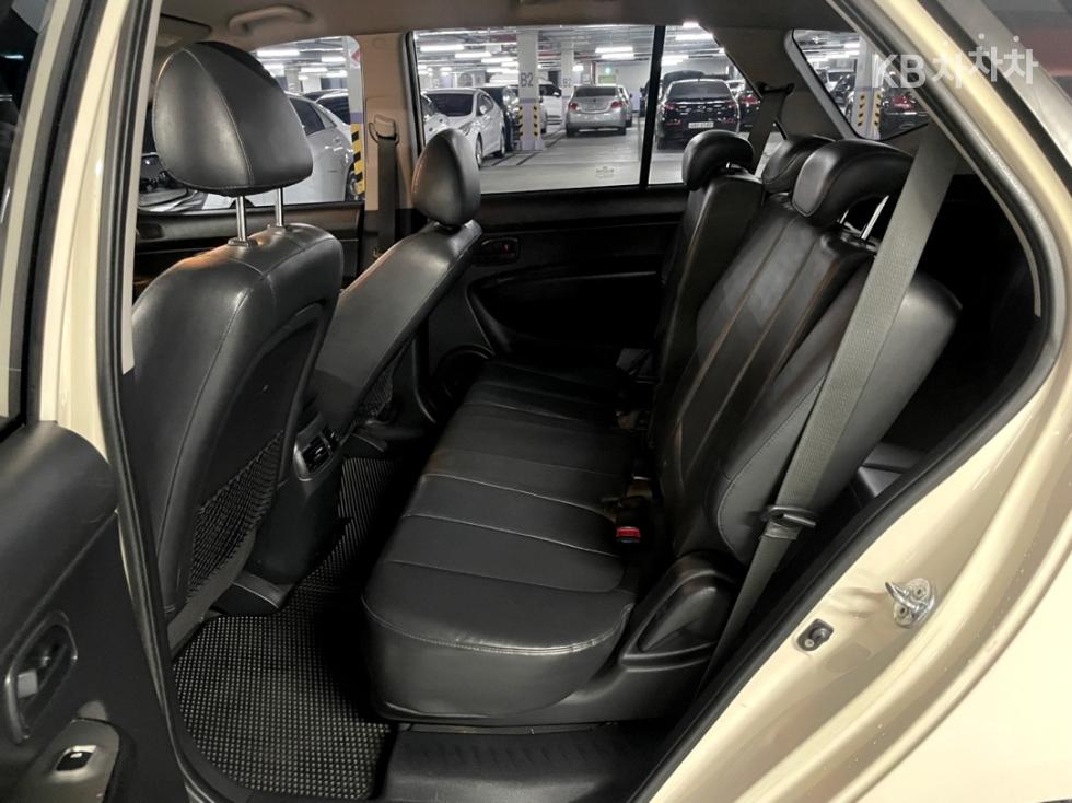 Kia Carens — miniaturë 14