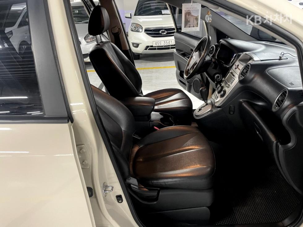 Kia Carens — miniaturë 15