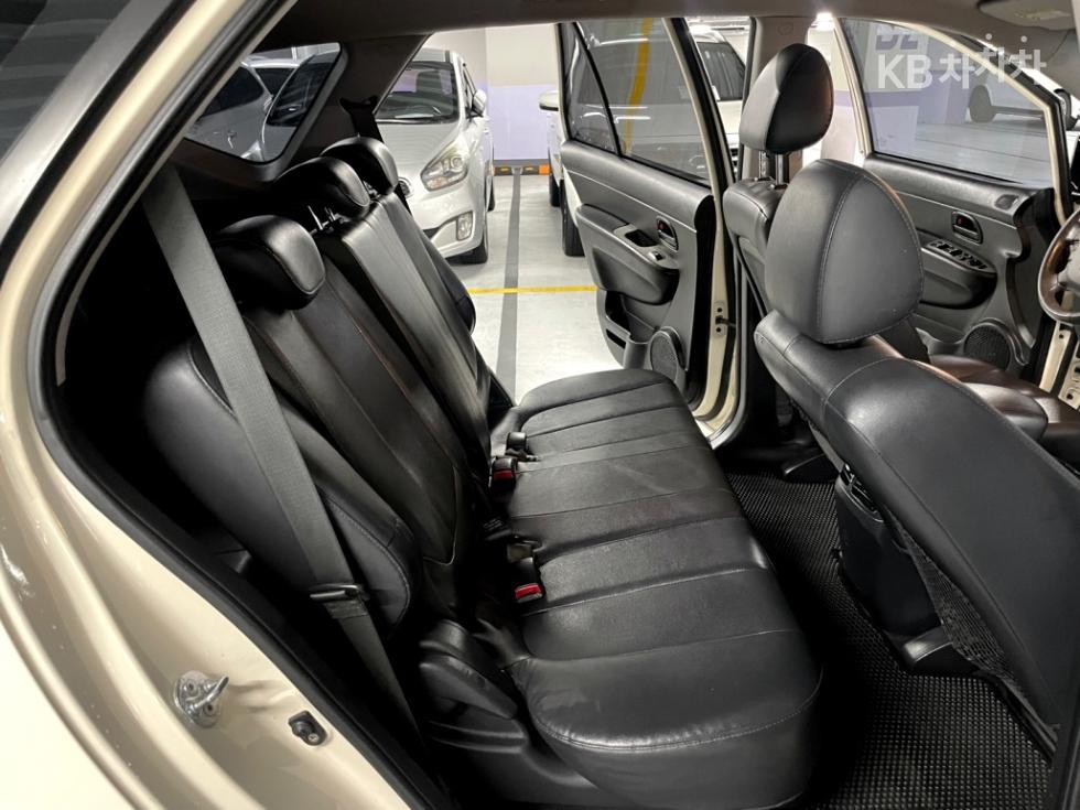 Kia Carens — miniaturë 16