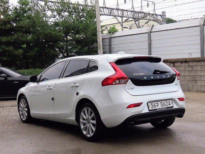 Volvo V40 D3 Momentum 4