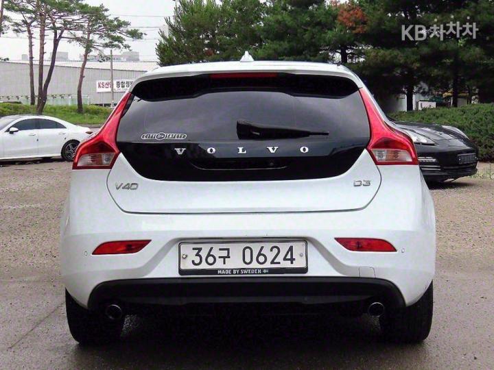 Volvo V40 D3 Momentum 5