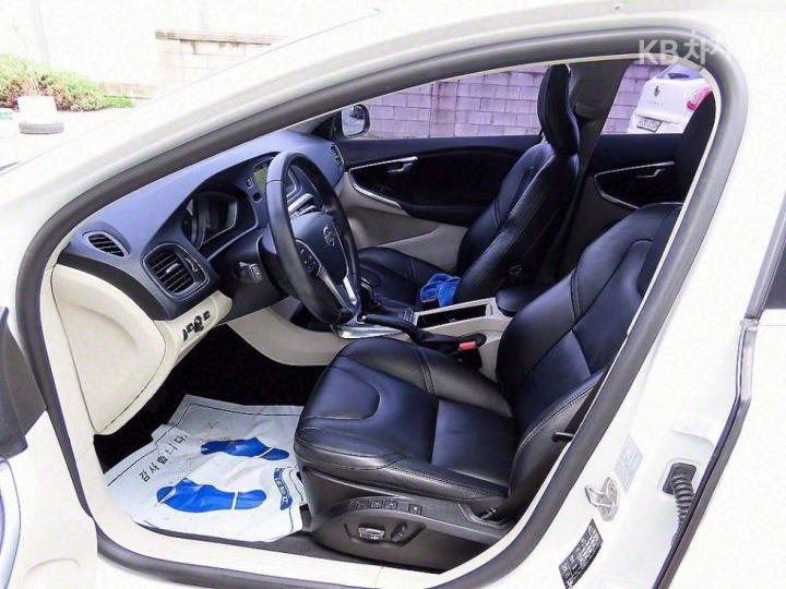 Volvo V40 D3 Momentum 6