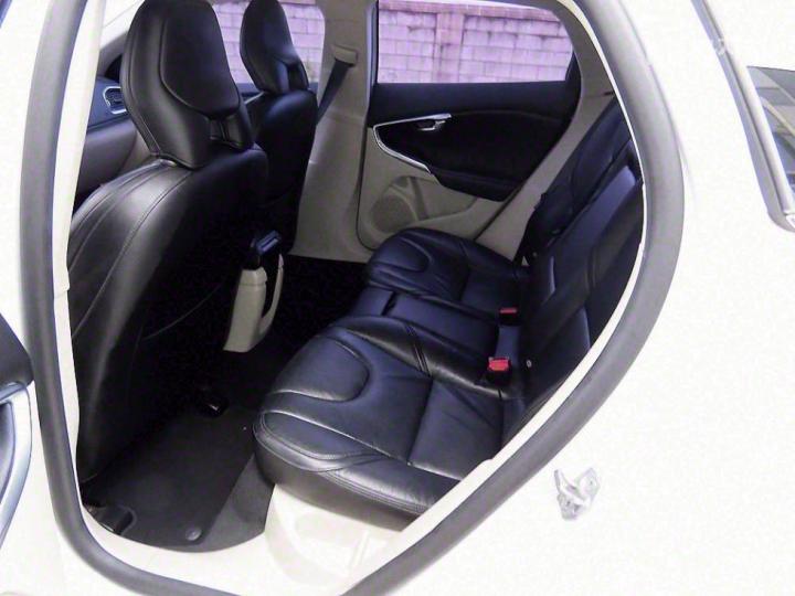 Volvo V40 D3 Momentum 7