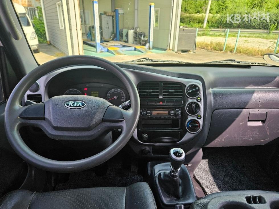 2012 - kia bongo iii