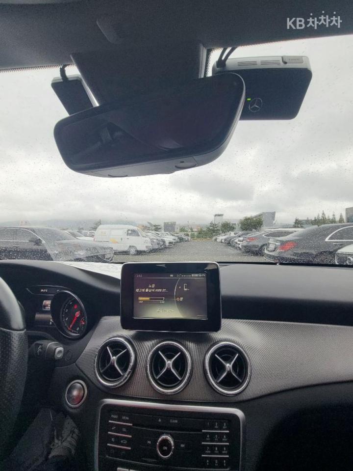 Mercedes-Benz CLA-Class CLA220 AMG Line 10