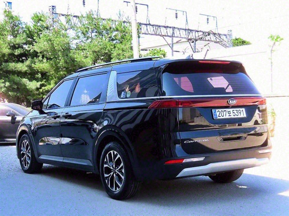 2021 - kia carnival