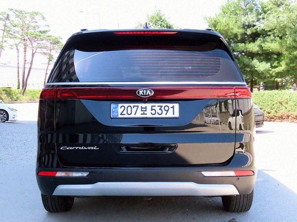 2021 - kia carnival