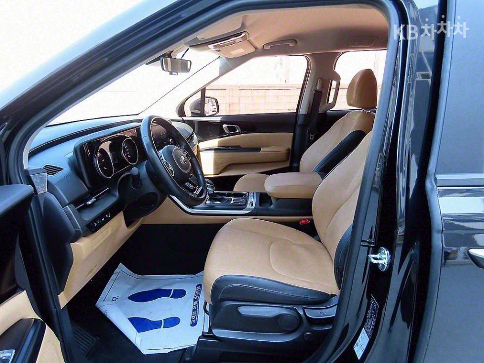 2021 - kia carnival