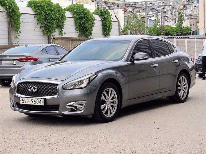Infiniti Q70 3.7 Style 3