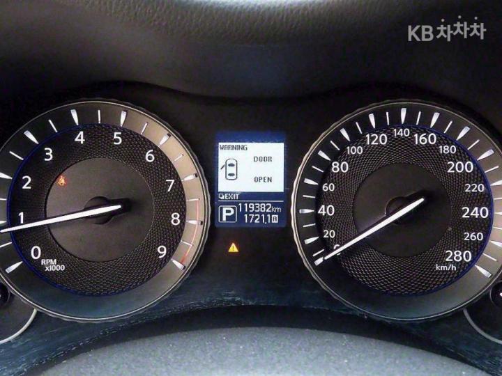 Infiniti Q70 3.7 Style 10